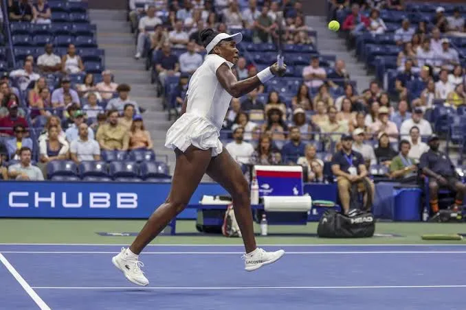 Venus Williams se despide del US Open tras intensa batalla ante Karolina Muchova