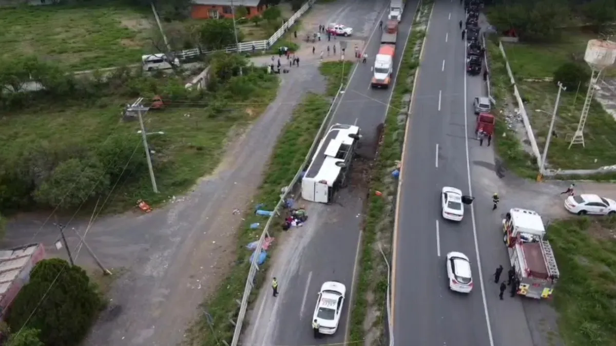 Accidente por volcadura deja 11 fallecidos en Hualahuises