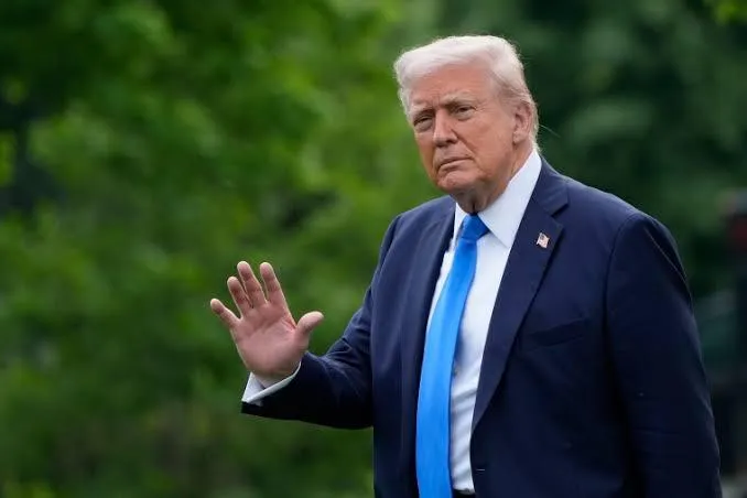 Trump anuncia aranceles del 100 por ciento a películas producidas fuera de EU