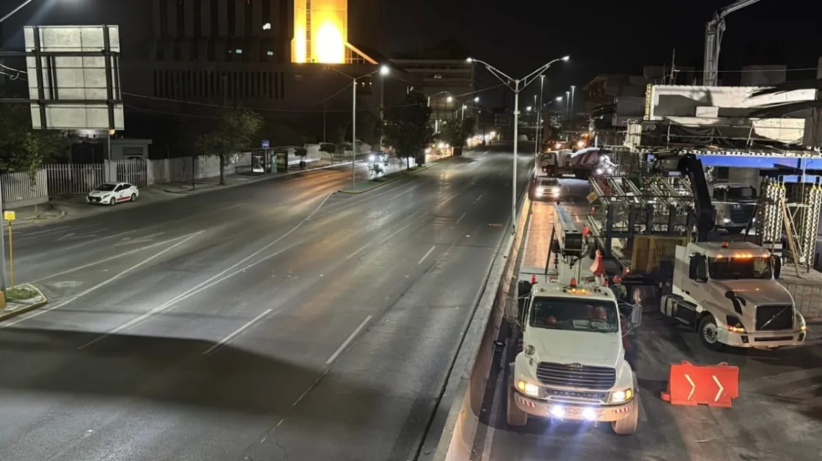 Realizan en Monterrey cierres nocturnos en Constitución por avance de la Línea 4 del Metro