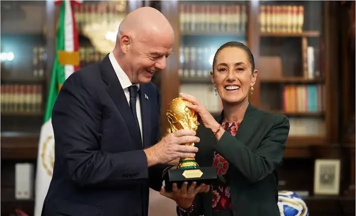Claudia Sheinbaum recibe a Gianni Infantino en Palacio Nacional rumbo al Mundial 2026