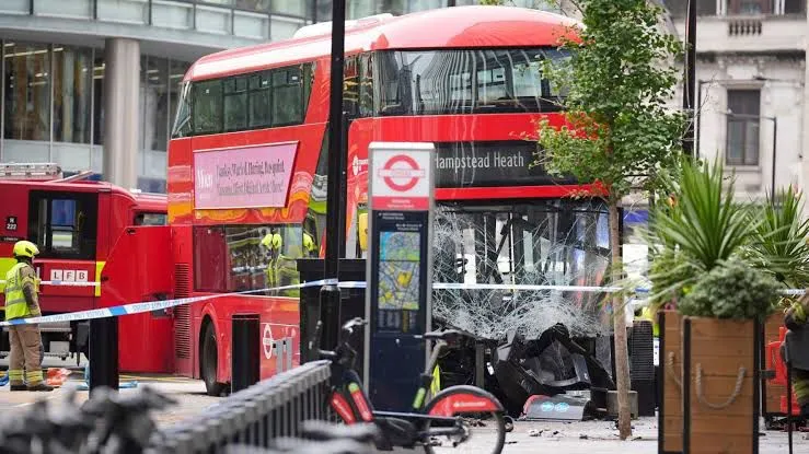 Atropellamiento masivo en Londres deja al menos 15 heridos