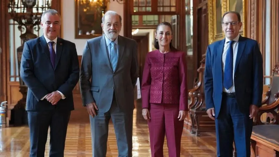 Sheinbaum se reúne con Carlos Slim y líderes empresariales para analizar el rumbo económico del país
