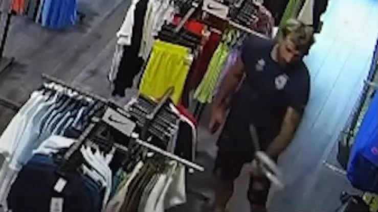 Detienen en Miami a jugador uruguayo de pádel tras provocar daños y amenazar a empleados de una tienda