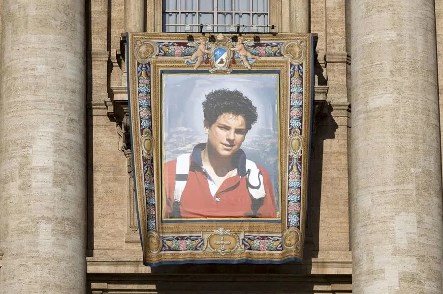 Carlo Acutis, el primer santo milenial: León XIV lo canoniza en San Pedro