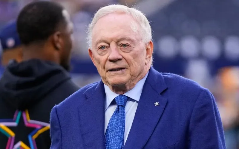 NFL multa con 250 mil dólares a Jerry Jones, dueño de los Cowboys, por gesto obsceno