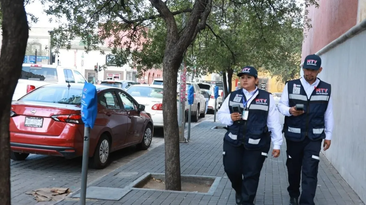 Moderniza Monterrey su sistema de estacionamiento con parquímetros digitales y nueva tarifa