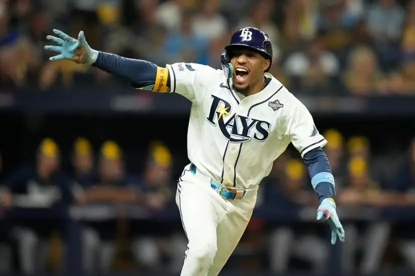 Rays vencen a Cerveceros y alargan la Serie Mundial