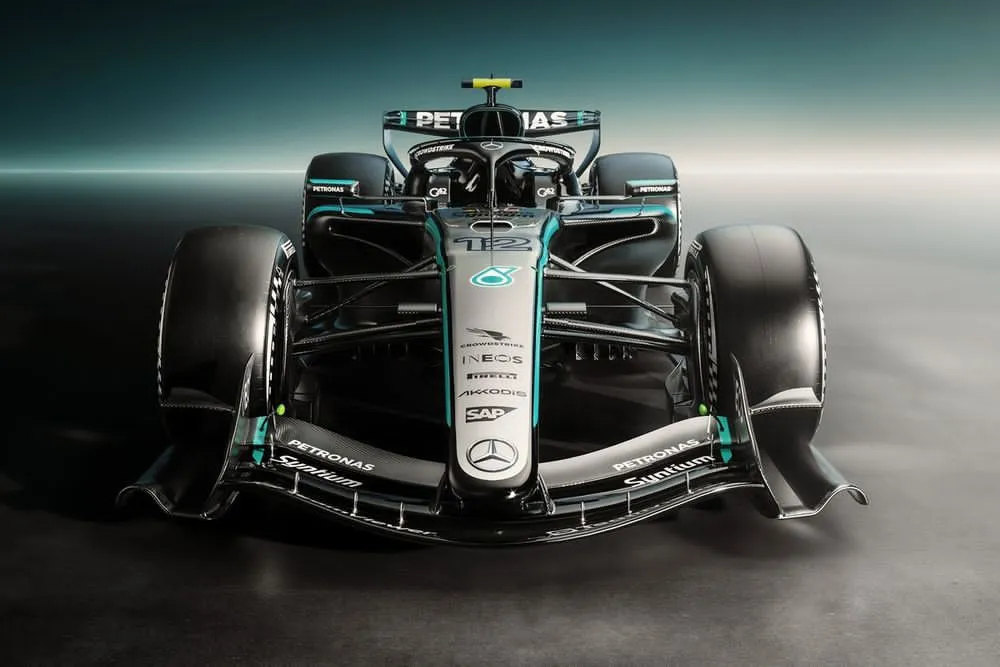 Mercedes presenta el W17, su monoplaza para la nueva era de la Fórmula 1 en 2026