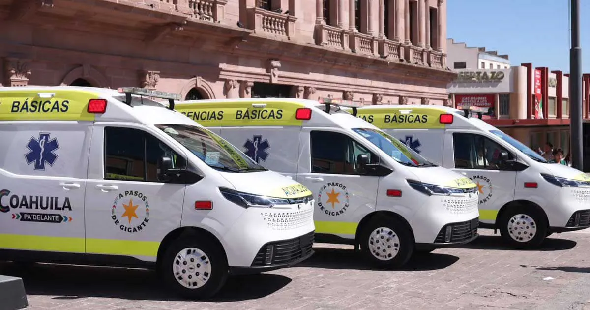 Entregan 6 ambulancias para reforzar atención médica en Coahuila