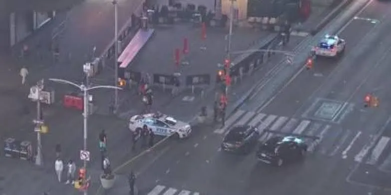 Tiroteo en Times Square deja tres heridos y un adolescente detenido