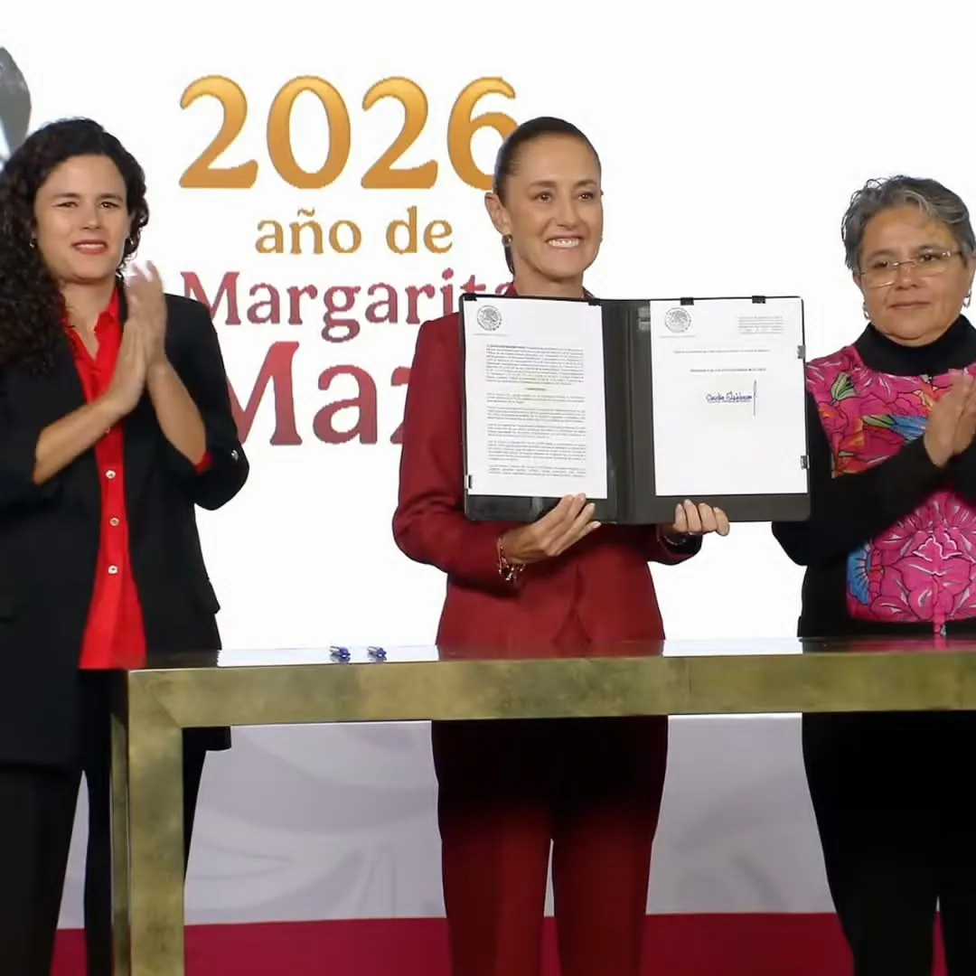 Sheinbaum firma decreto de transparencia