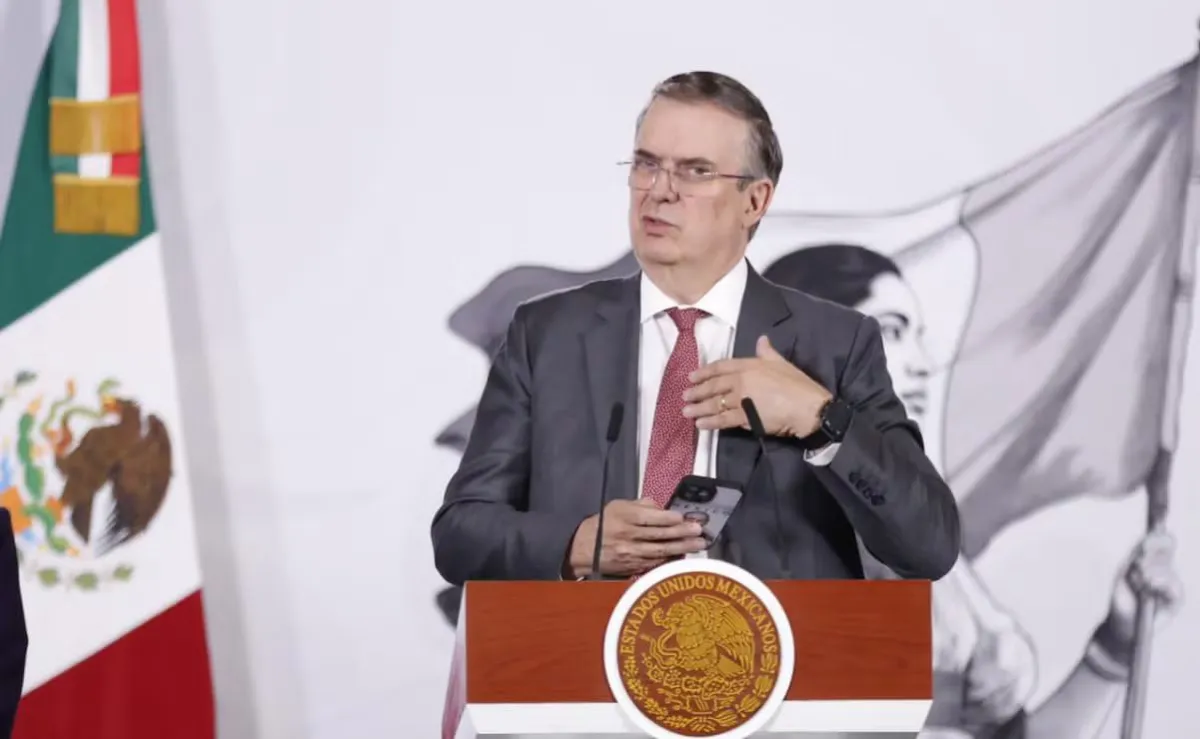 Ebrard reconoce que su hijo residió en la embajada de México en Reino Unido y niega uso indebido de recursos