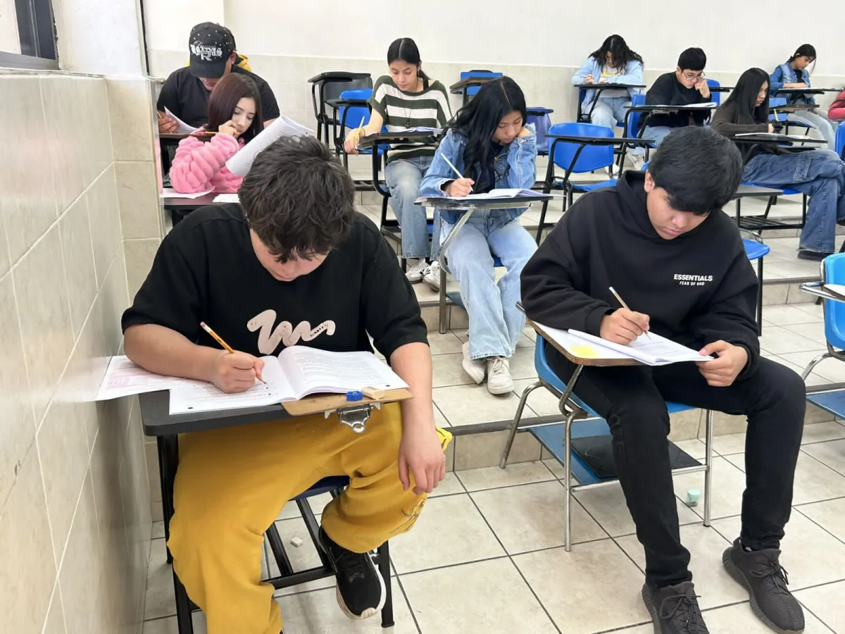 Más de 8 mil jóvenes buscan un lugar en prepa de la UAdeC