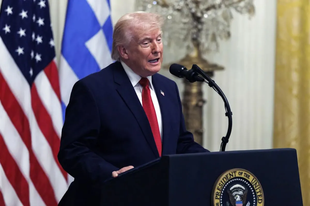 Trump ordena pago inmediato a agentes aeroportuarios ante crisis en EU