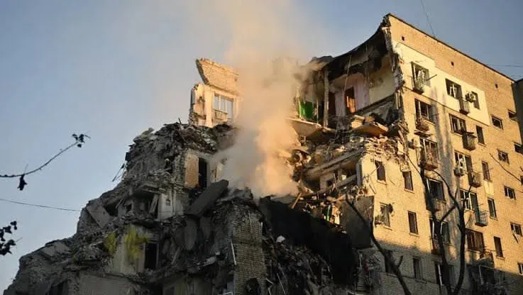 Ataque masivo de Rusia contra Kiev deja al menos 17 muertos y 70 heridos