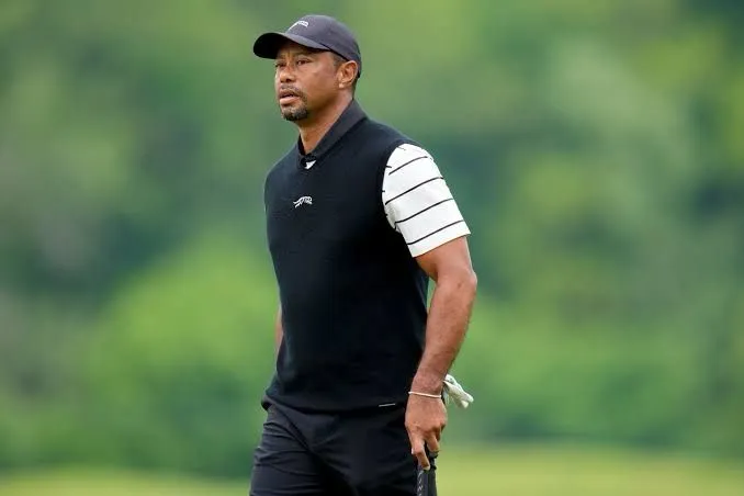 Tiger Woods enfrenta nueva cirugía tras lesión en el tendón de Aquiles