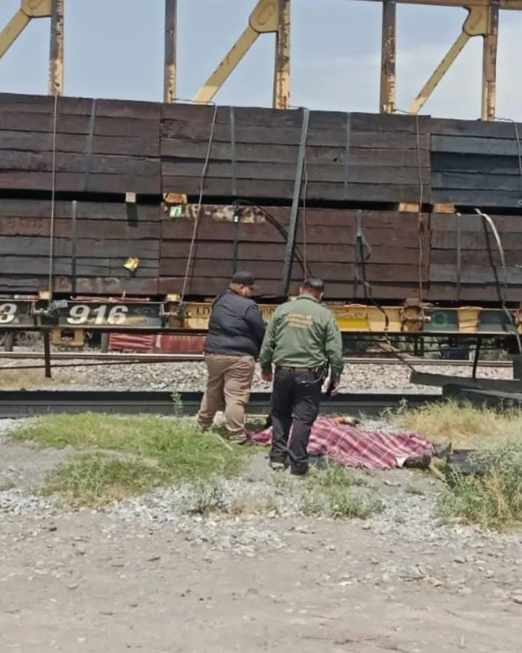 Muere trabajador de Ferromex aplastado por durmientes en Paredón