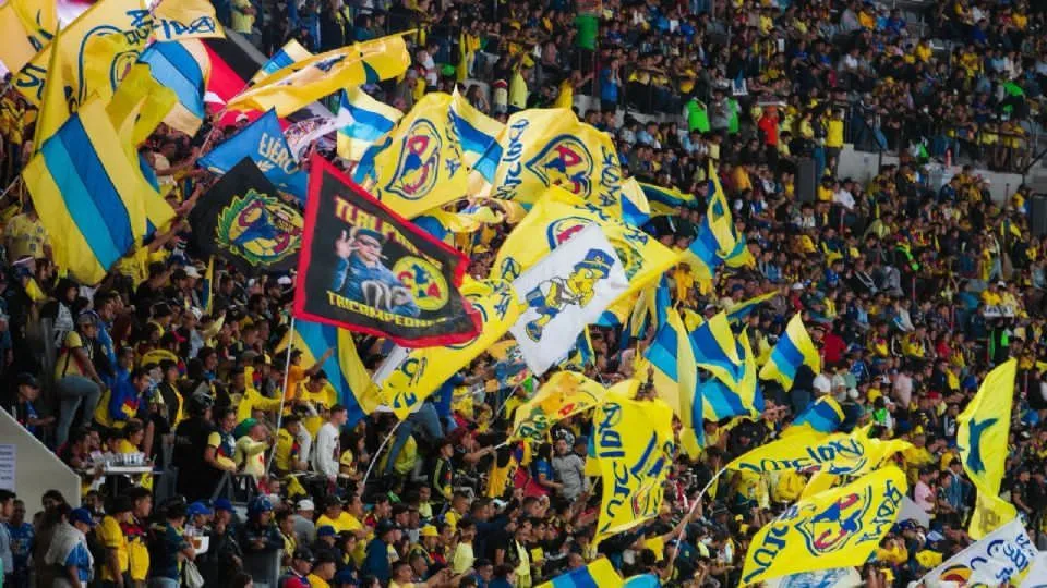 Detienen a 53 aficionados del América en Iztacalco por presunto saqueo y portación de pirotecnia previo al partido en el Azteca