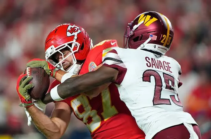 Mahomes lidera a Kansas City en triunfo 28-7 sobre Washington