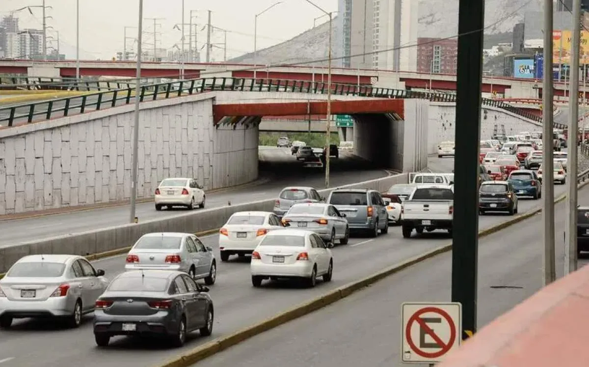 Monterrey analiza implementar contraflujo en Morones Prieto y Constitución para mejorar movilidad