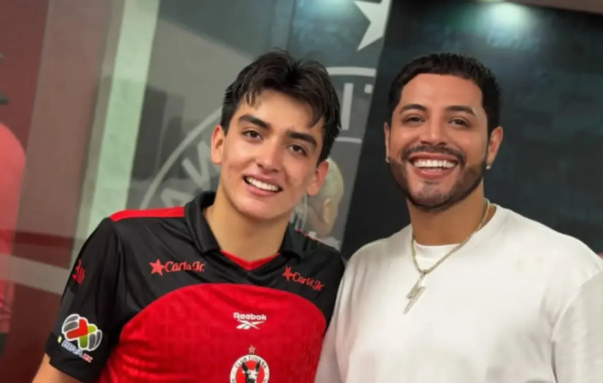 Eduin Caz se reúne con Gilberto Mora tras el triunfo de Xolos y le dedica un mensaje entre bromas