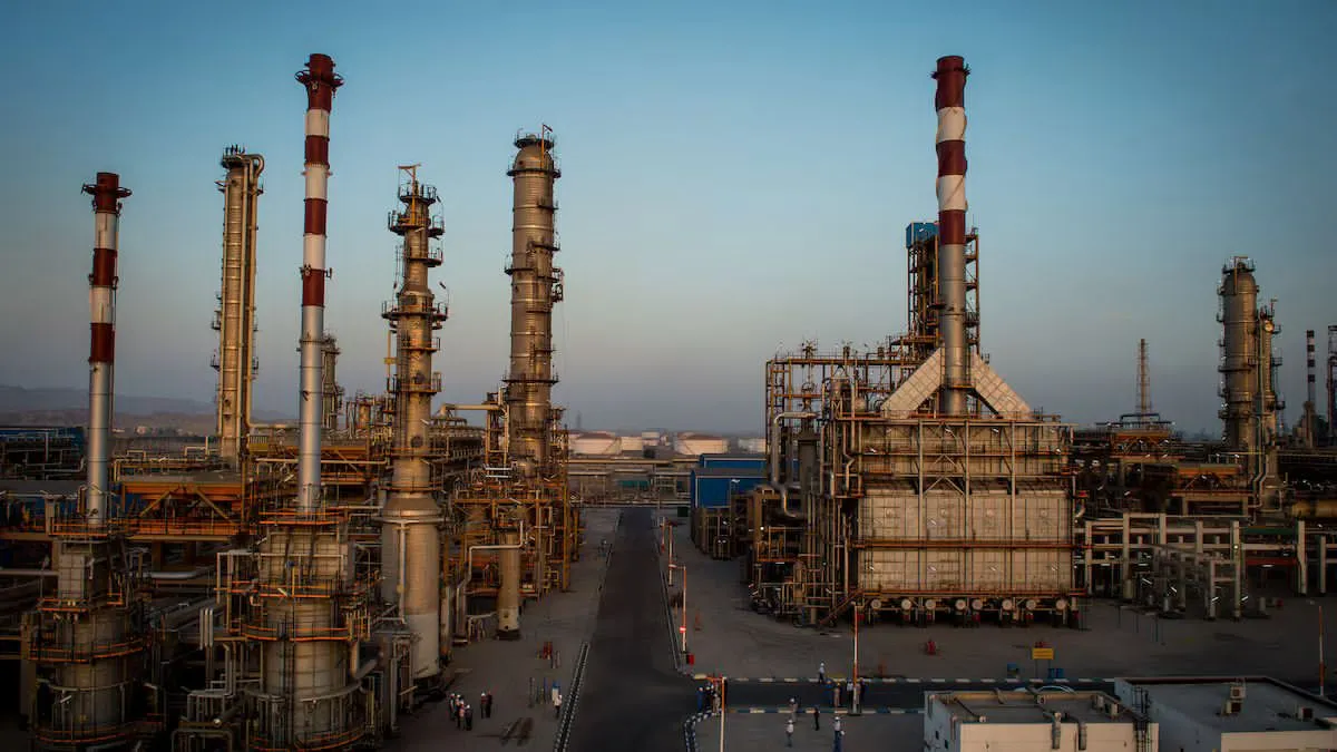 Escala tensión en Medio Oriente y suben precios del gas y petróleo