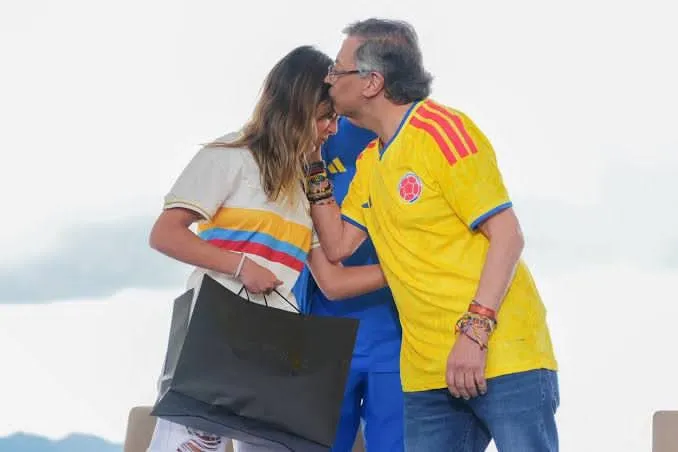 Hija del presidente de Colombia  pide foto a James Rodríguez y el futbolista desata polémica al ignorarla