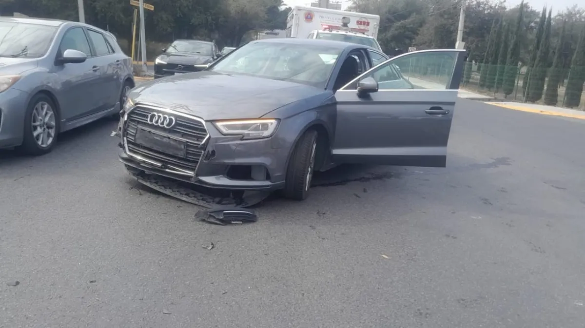 Choque entre cuatro vehículos deja un lesionado en cruce de San Pedro