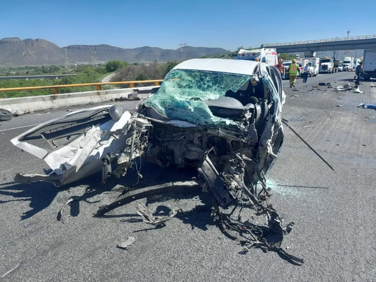 Trágico choque frontal en el Libramiento Norponiente deja dos muertos en Ramos Arizpe