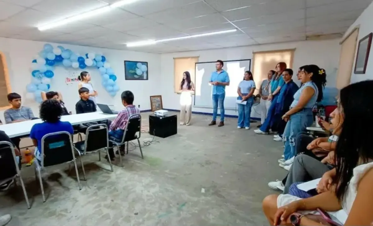 Municipio de Torreón impulsa el bienestar juvenil con el taller “El Arte de Ser Tú” para adolescentes