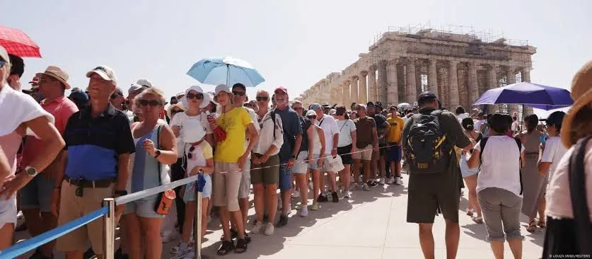 Cierran temporalmente la Acrópolis por ola de calor extremo en Grecia