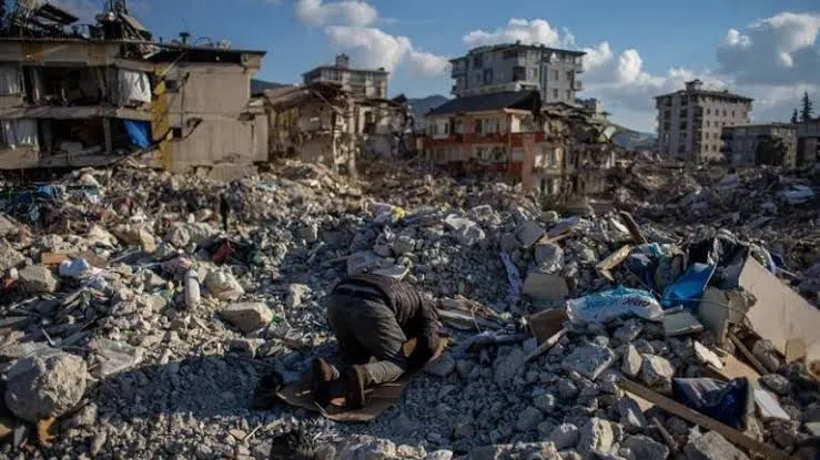 Sismo de 6.2 sacude Estambul y deja 150 heridos durante evacuación