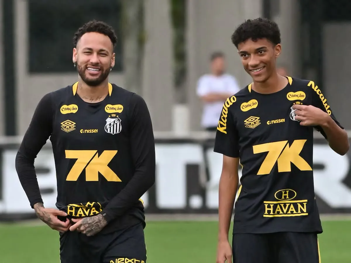 Neymar se disculpa con Robinho Jr. tras agresión en entrenamiento y vuelven a celebrar juntos