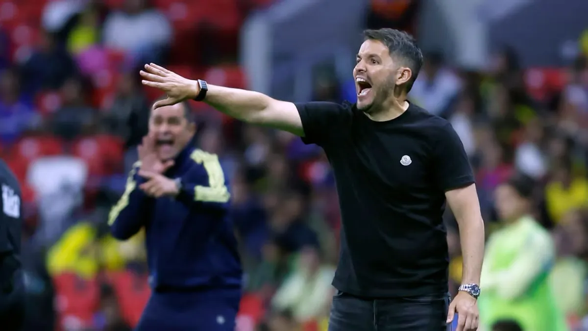 Cruz Azul queda fuera de la Concachampions y su afición estalla con “Fuera Larcamón”