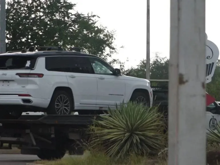 Nieta del gobernador de Sinaloa viajaba en camioneta atacada en Culiacán