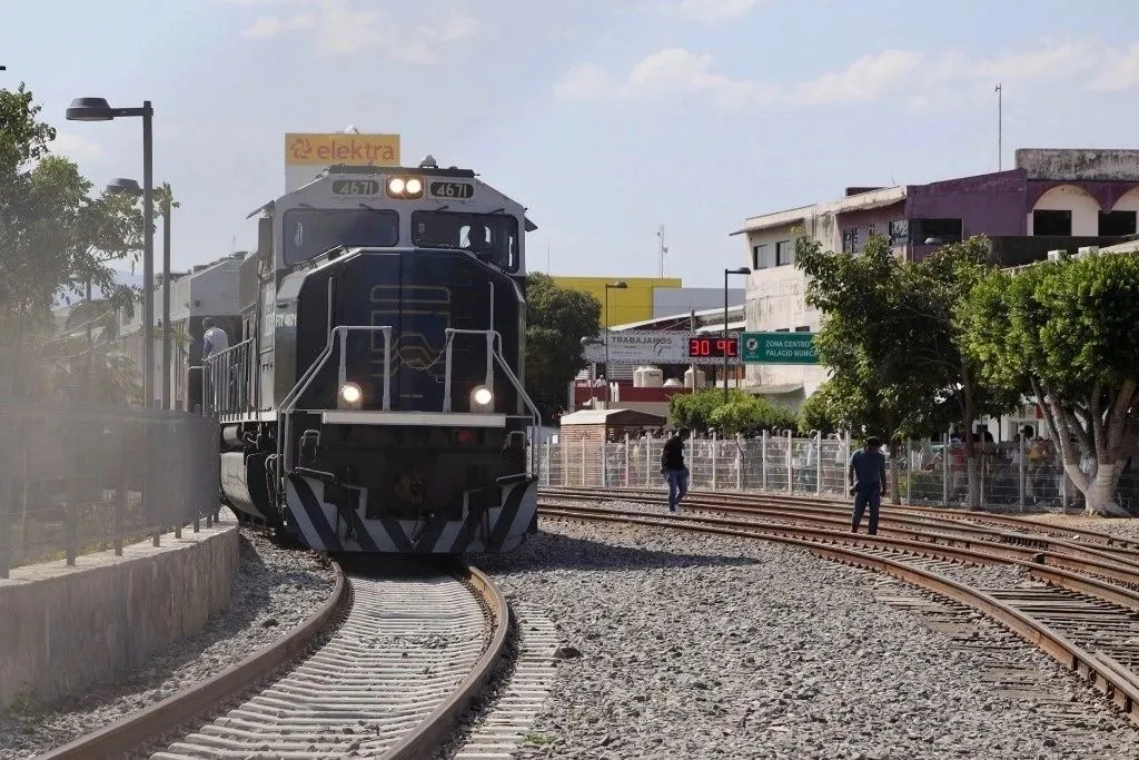 Adrián de la Garza confirma: construcción del Tren de Pasajeros inicia en julio