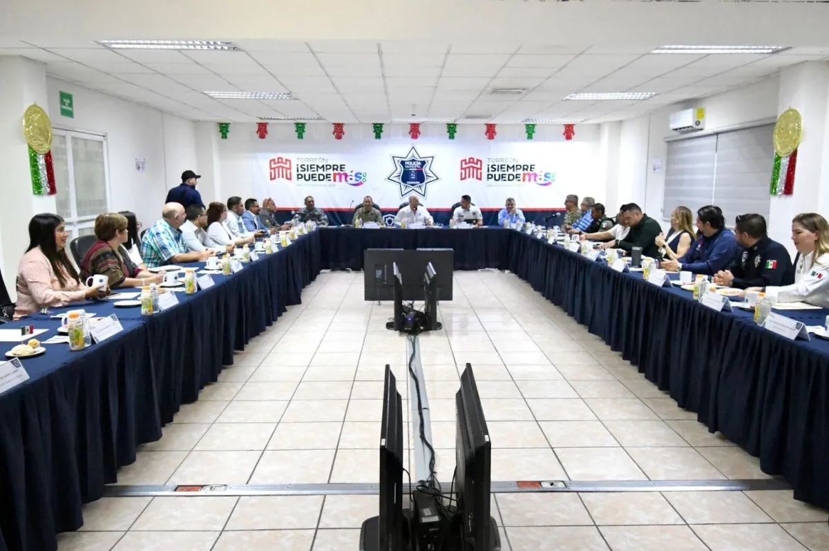 Román Alberto Cepeda González revisa operativo de seguridad por los festejos patrios