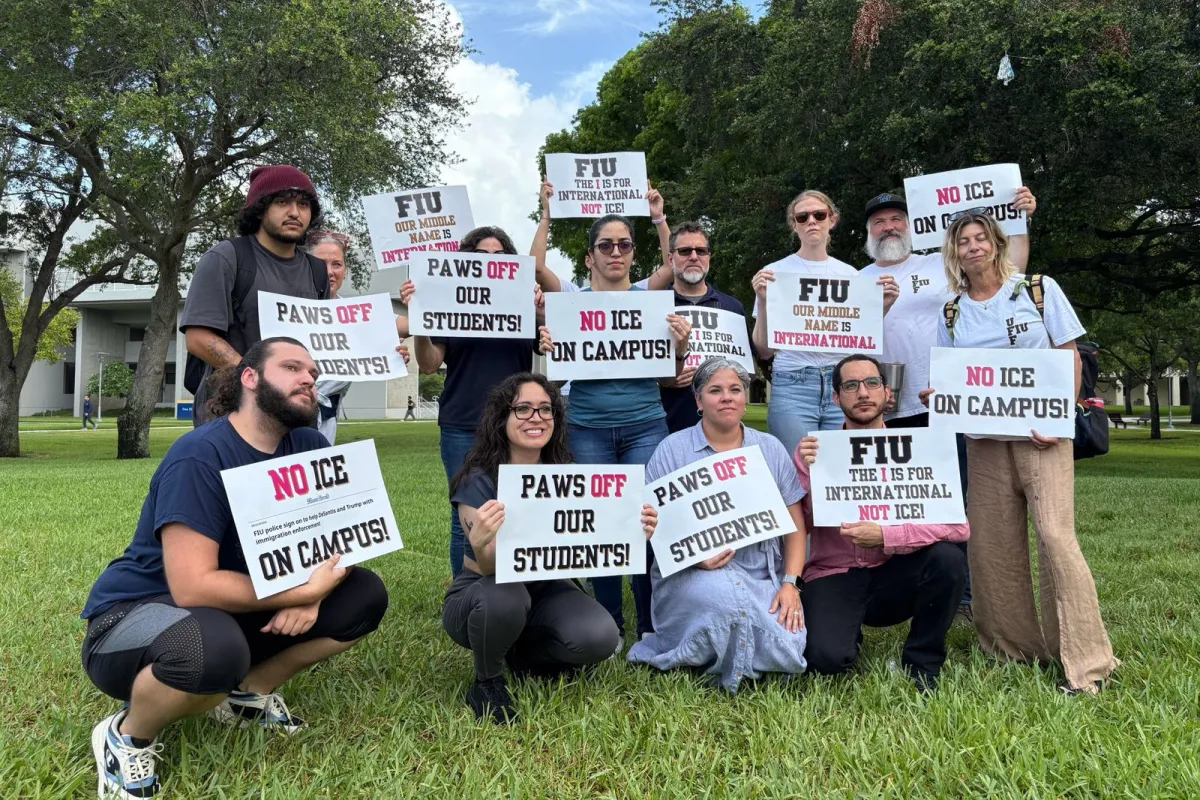 Estudiantes de la FIU protestan contra acuerdo que involucra al ICE