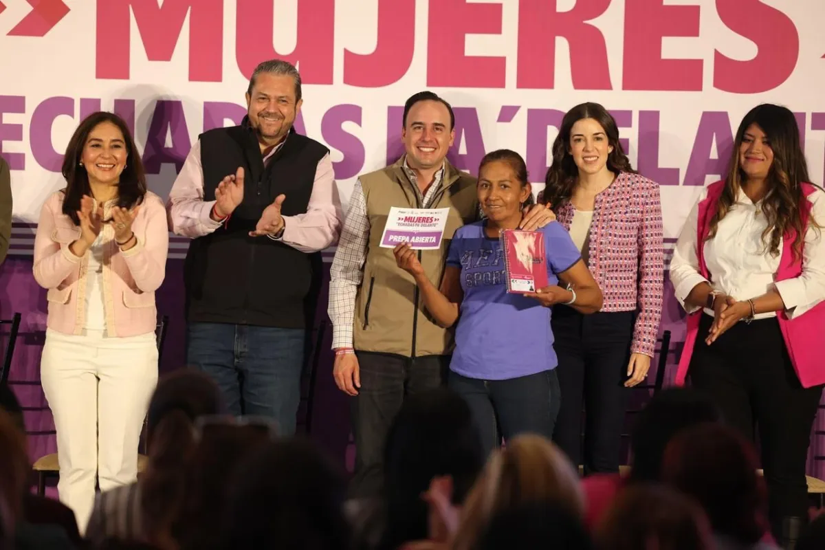 ARRANCAN PAOLA Y MANOLO GRAN PROGRAMA DE PREPA PARA LAS MUJERES DE COAHUILA”
