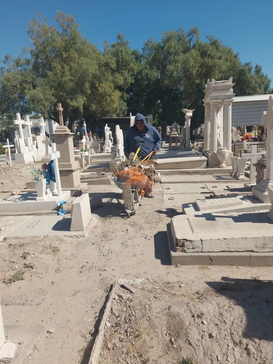 Panteones de Torreón listos para visitas el Día de las Madres