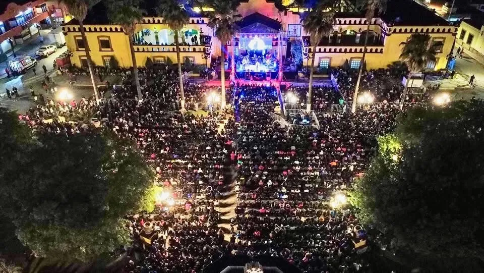 Ramos Arizpe inicia con éxito sus festejos del 45 aniversario y celebra a las madres en una gran noche de música, sabor y alegría
