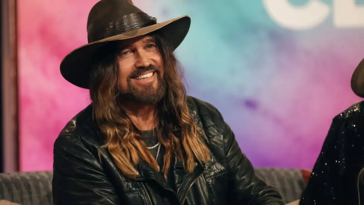 Billy Ray Cyrus vuelve a la música tras superar una grave enfermedad que afectó su voz