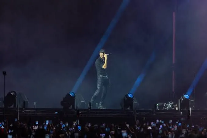 Enrique Iglesias reúne a más de 100 mil personas y convierte el Fan Fest de Monterrey en una gran fiesta