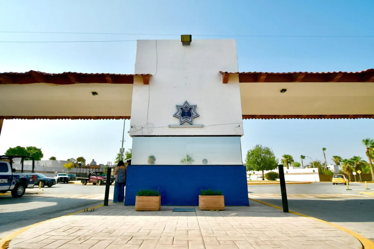 Inaugura Román Cepeda caseta de vigilancia en Senderos para reforzar seguridad en Torreón