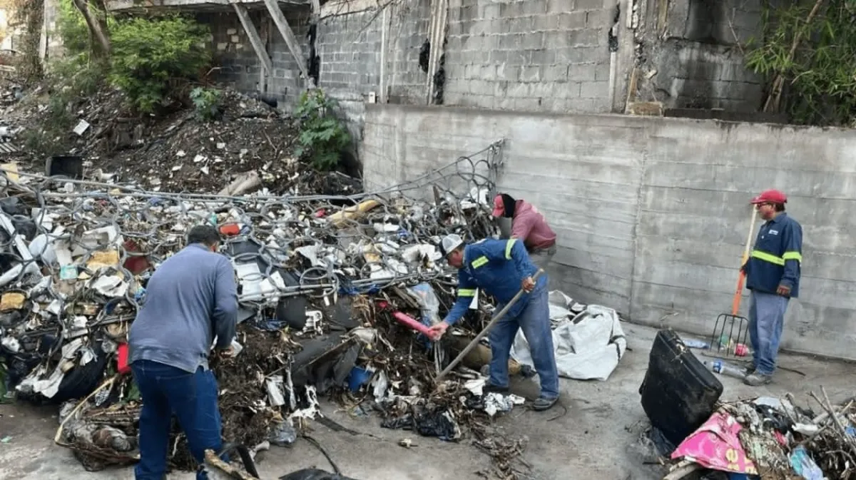 Retiran 21 toneladas de basura en pluviales de Santa Catarina tras operativo preventivo