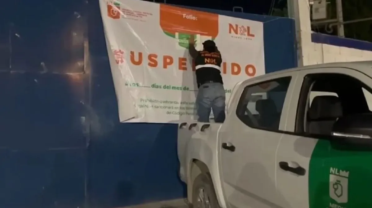 Suspenden a dos empresas en García por verter aceite en el Río Pesquería