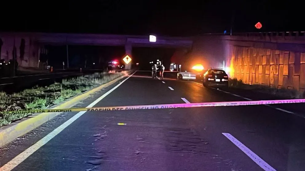 Escala violencia en Culiacán: hallan 16 cuerpos en camioneta y cuatro colgados de un puente