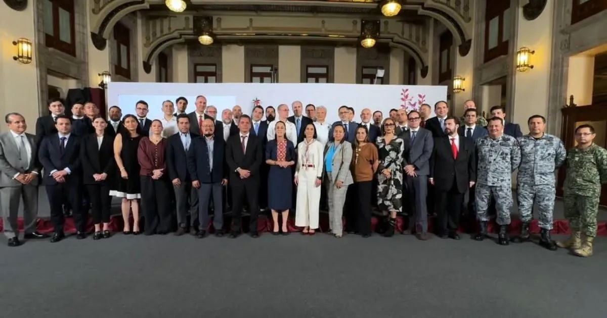 Gobierno fija tope de 27 pesos al diésel para contener precios de transporte y alimentos