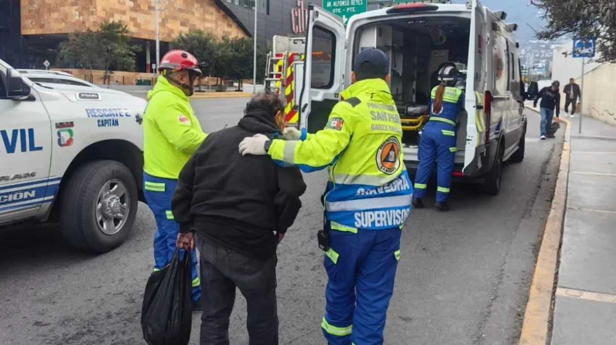 Adulto mayor resulta lesionado tras colapsar su vehículo mientras lo reparaba en San Pedro